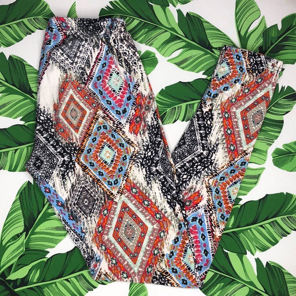 Hot Kiss NWOT Multi Printed Soft Leggings OS